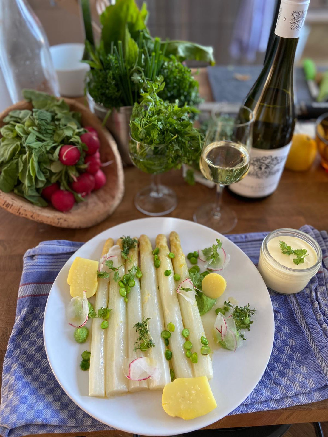 Spargel mit Erbsenpüree