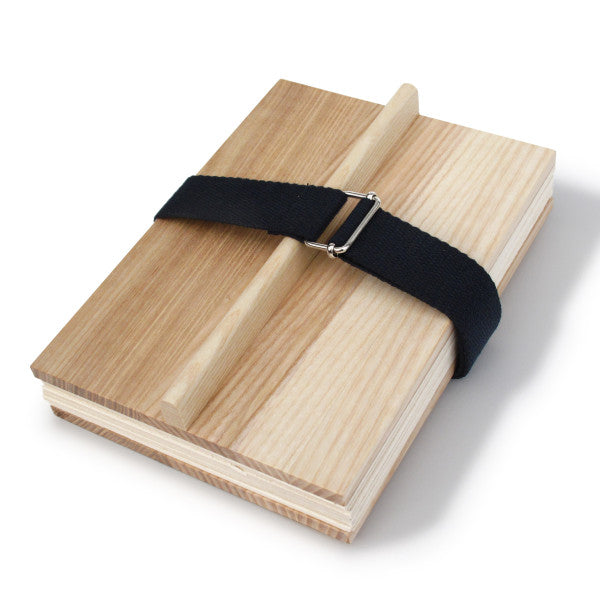 Holz Bluetenpresse A5 mit Gurtband schwarz